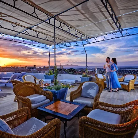 فندق Dolce Boutique 4*